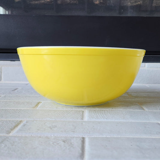 1950s Pyrex Primary Yellow 4qt Mixing Bowl
