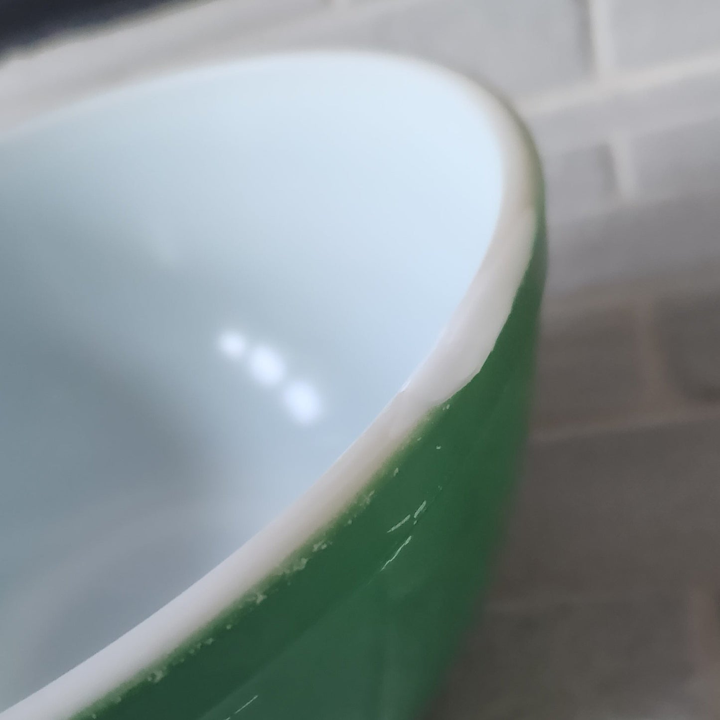1940s Pyrex Primary Green 2.5qt Mixing Bowl