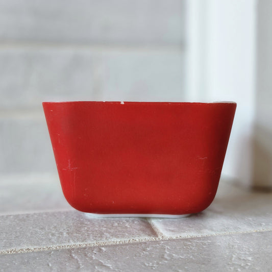 1950s Pyrex Primary Refrigerator 1.5 Cup Red Dish #0501