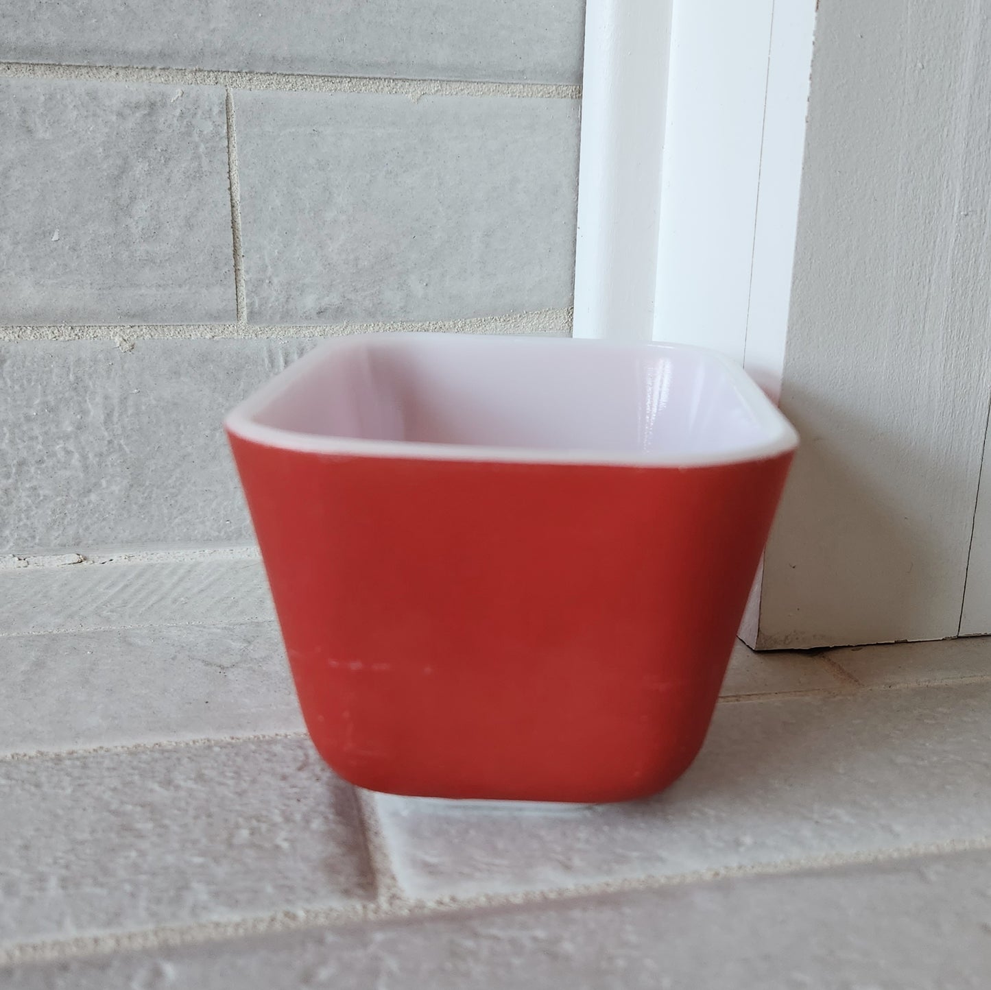 1950s Pyrex Primary Refrigerator 1.5 Cup Red Dish #0501