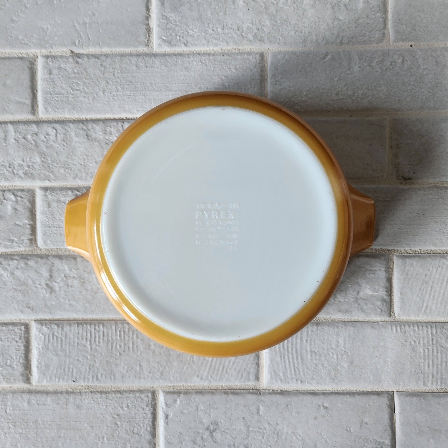 1972 Pyrex Butterfly Gold Cinderella Round Casserole #480-4 3-Piece Set